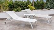 Bain de soleil Alu. sur roulettes structure et tissus blanc 1 place 192x66x33cm